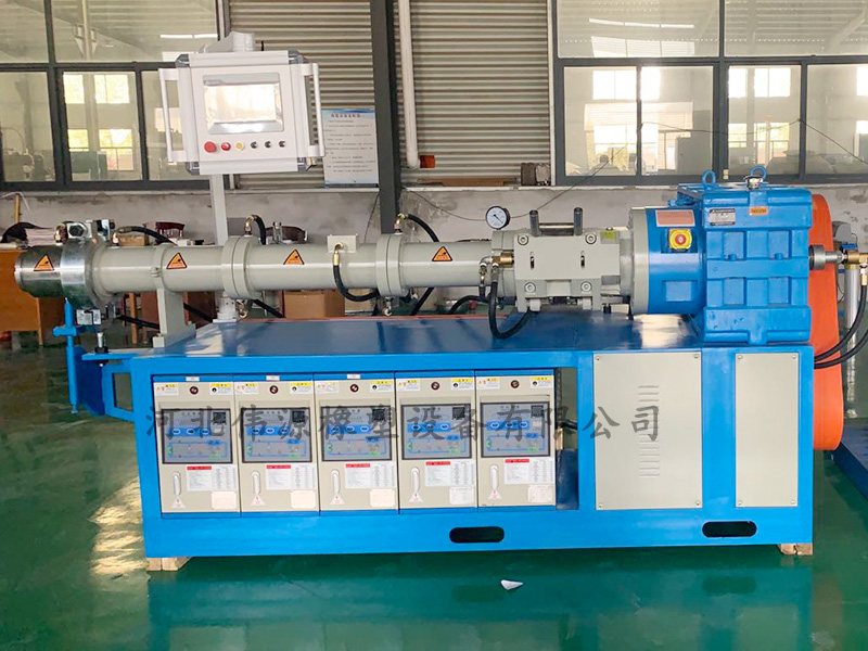90型橡膠擠出機(jī)